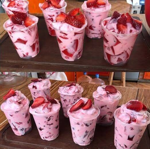 Yoghurtdessert met 800 g aardbeien, klaar in 3 minuten