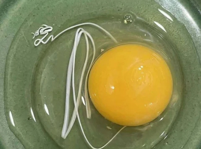Vanmorgen werd ik wakker en besloot ik gebakken eieren te maken.