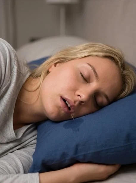 Is je kussen elke ochtend nat? Deze 6 onvermoede oorzaken moeten u waarschuwen