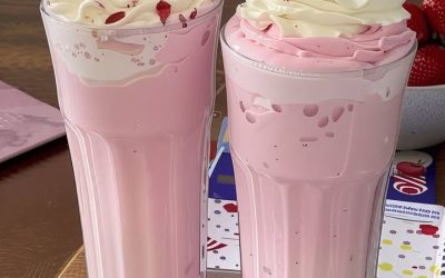 Aardbei milkshake met maar 3 ingrediënten binnen 5 minuten klaar en heerlijk romig